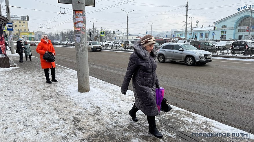 Главная картинка новости: "Автобусы ходят абы как!": жители Кирова составили черный список маршрутов