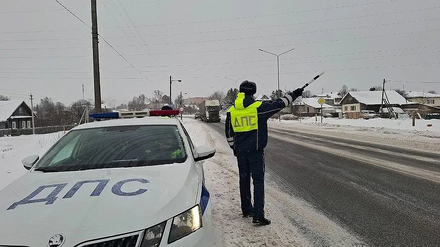 Главная картинка новости: Как хитрые водители стали делать свои автомобили невидимыми для камер на дороге и что за такое грозит