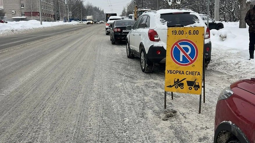 Главная картинка новости: В Кирове увеличили суточные объемы вывоза снега