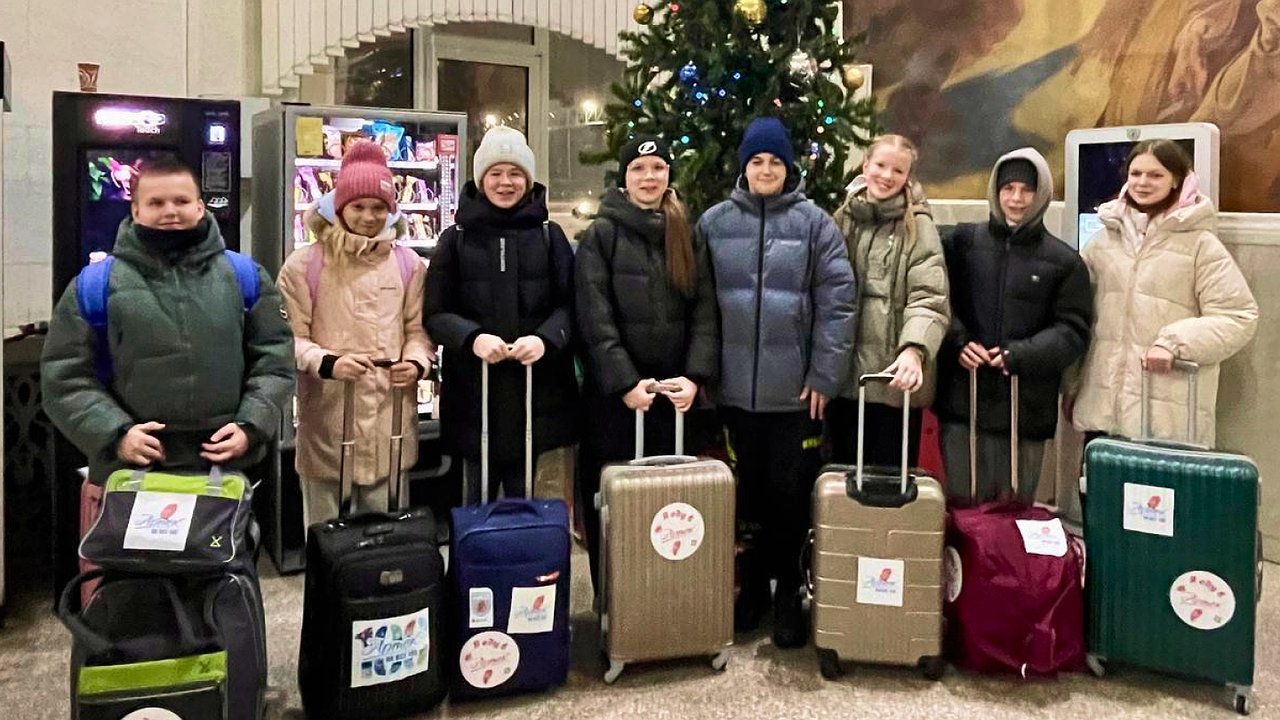 Главная картинка новости: Кировские школьники отправились в "Артек" на первую смену 2026 года