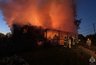 Три человека погибли в горящем доме в Белой Холунице