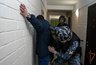 В Кирове из сауны вывели разыскиваемого за угон мужчину