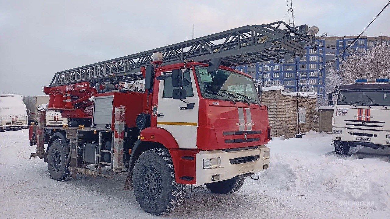 Главная картинка новости: В Кировской области в новогоднюю ночь произошло шесть пожаров и девять ДТП