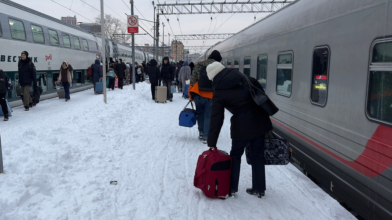 Главная картинка новости: К столику в плацкарте больше не подпустят - в новых вагонах РЖД их начнут делать совсем по-другому