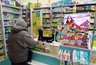 Миниатюра новости: «23 года работаю в аптеке»: раскрываю все схемы, как фармацевты обманывают покупателей - горькая правда из первых уст