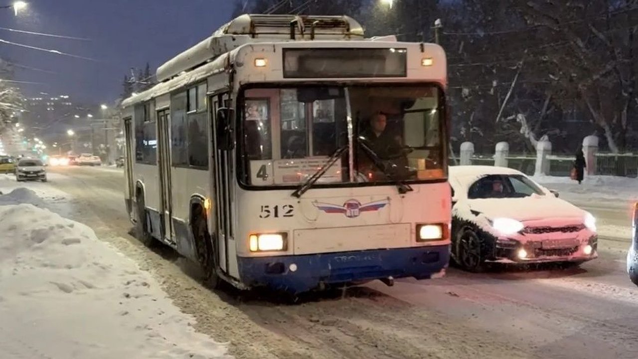 Главная картинка новости: Кировские троллейбусы спустя две недели вернулись на привычные маршруты