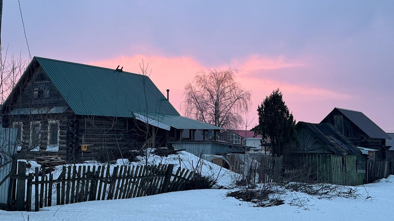 Главная картинка новости: Переехали жить в деревню и только через 1 год поняли, почему в деревнях больше не живут хозяйством