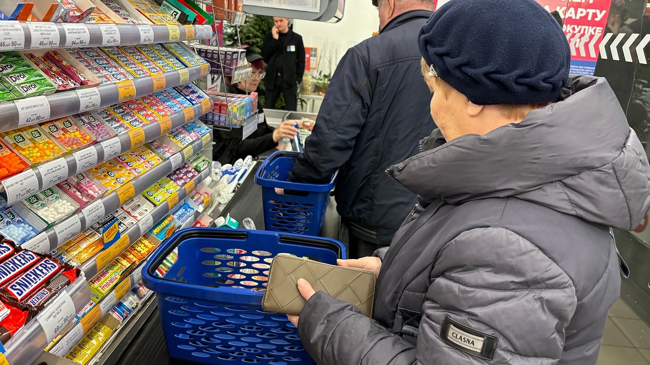 Главная картинка новости: Почему на кассе всегда спрашивают "Вам чек нужен"? Это не вежливость, а расчет - вот скрытая причина простого вопроса