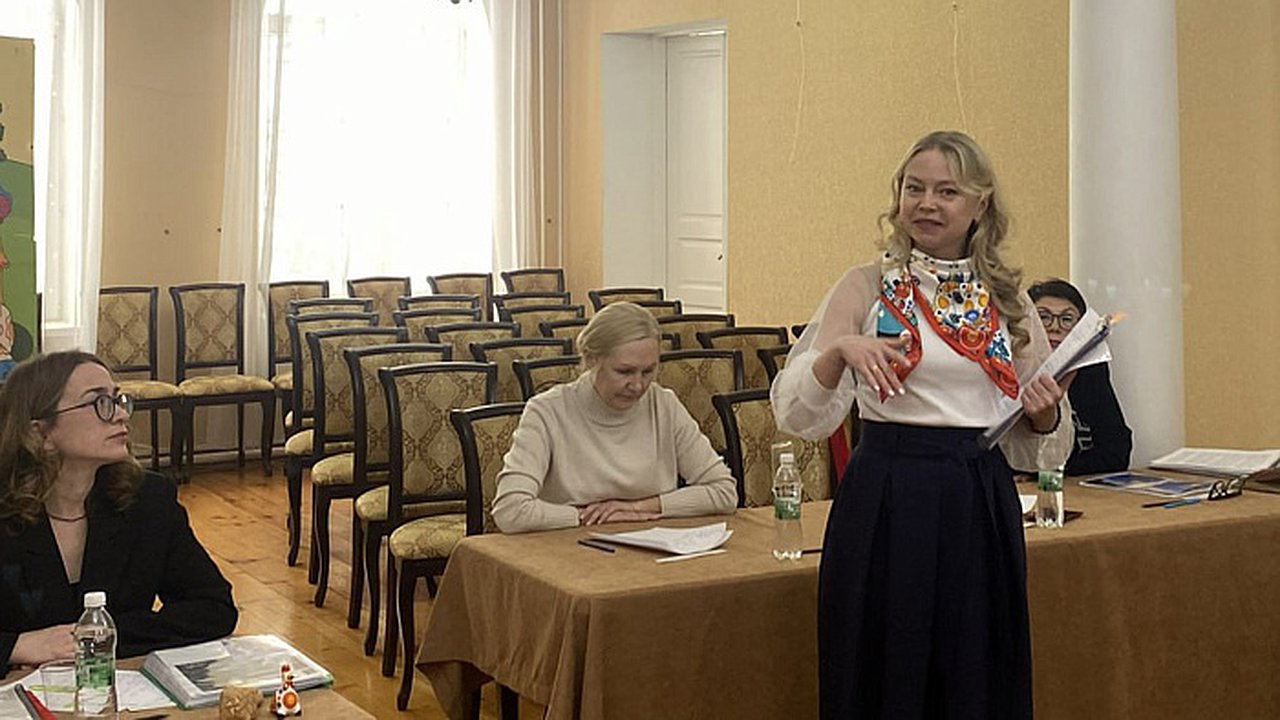 Главная картинка новости: В Кировской области появился первый аттестованный гид-переводчик