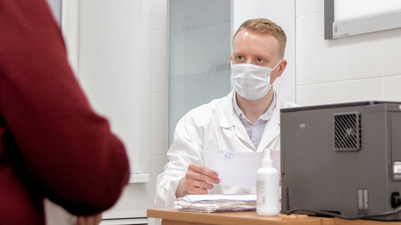 Главная картинка новости: В Кировской области у психически больного пенсионера отобрали водительские права