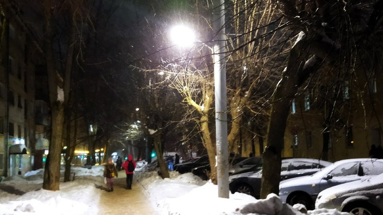 Главная картинка новости: В Кирове поставят фонари на 20 участках улиц