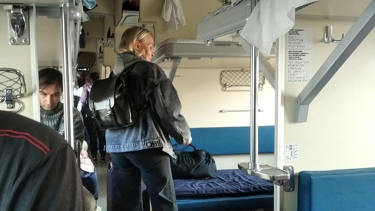 Главная картинка новости: Спускаться на нижние полки в поездах отныне запрещено: запомните новое правило РЖД - оно огорчило пассажиров