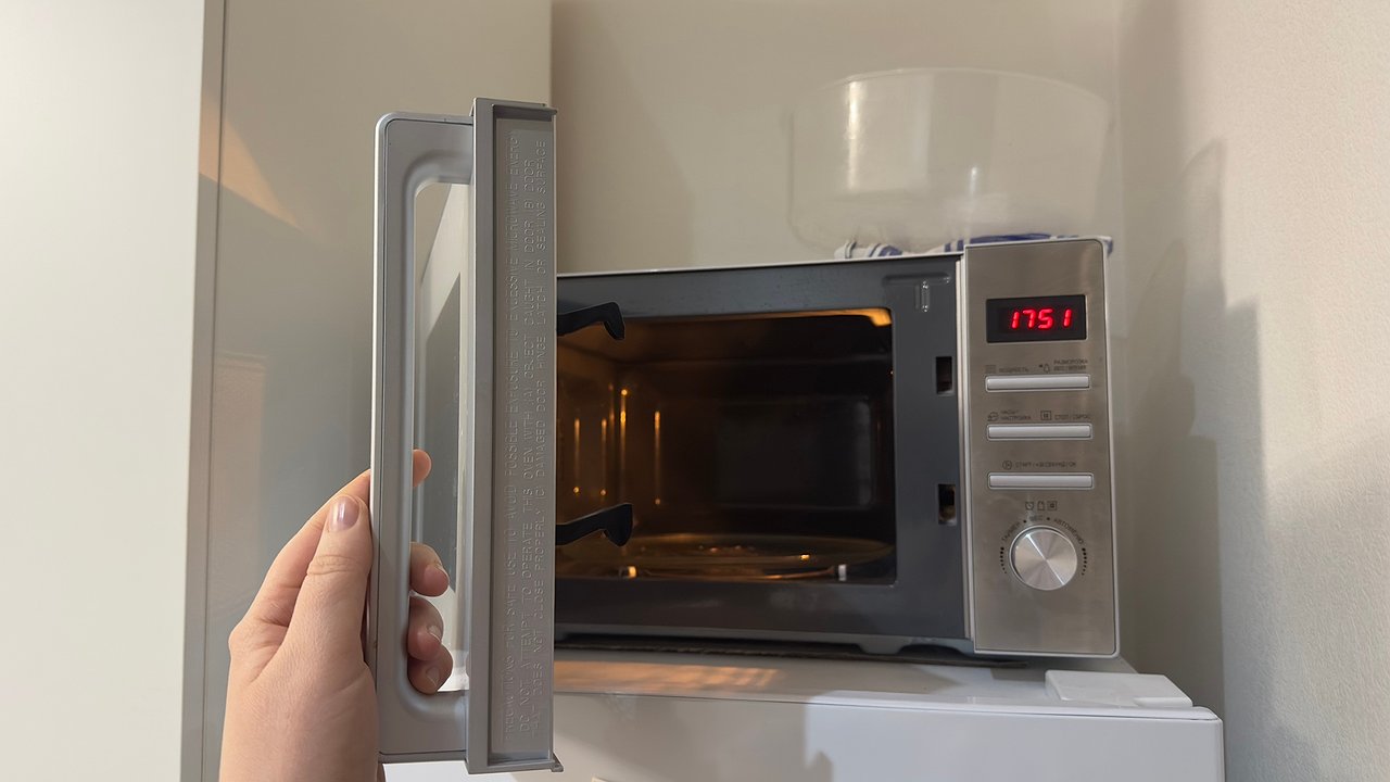 Главная картинка новости: Микроволновки - это уже прошлый век: Xiaomi выпустил разогревающие доски для еды - вот как работает "технология будущего"