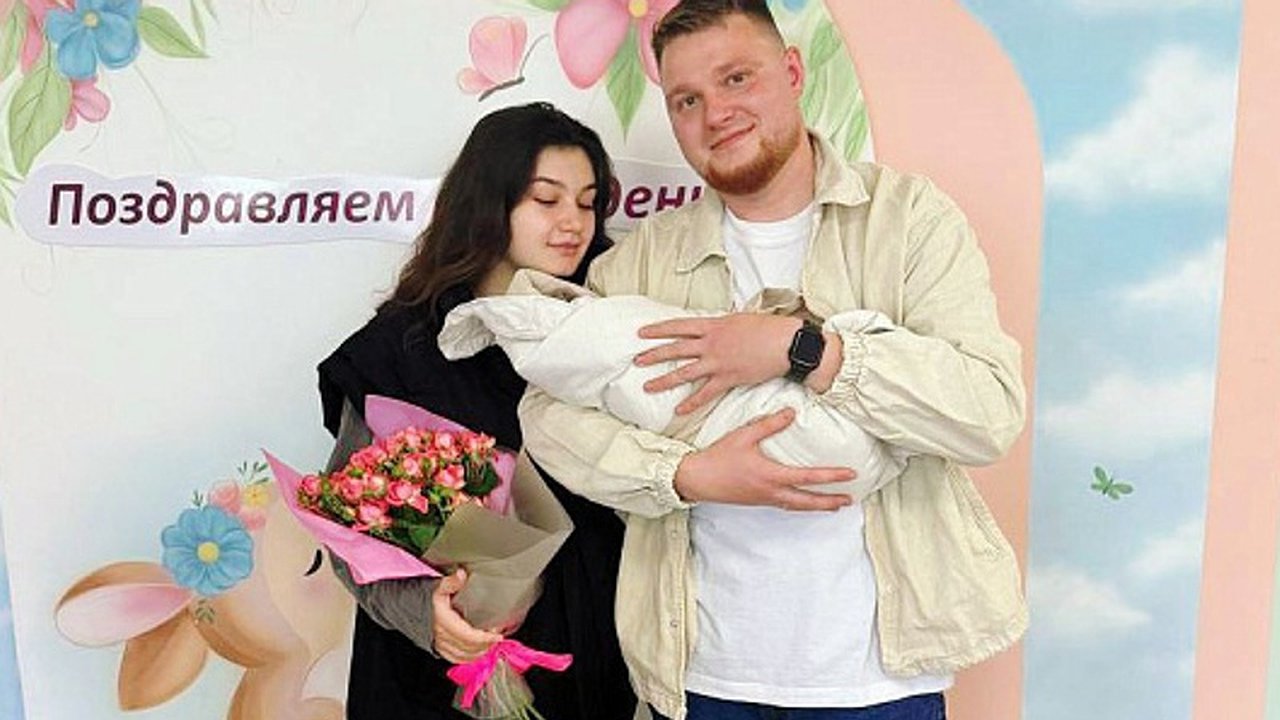 Главная картинка новости: Соколов заявил о возможном продлении "зарплат" для мам первенцев в Кировской области