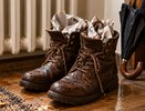 Лайфхак из СССР, который спасал промокшую обувь — и сегодня работает
