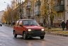 Над «Окой» шутили всей страной, но покупали тысячами: как крошечная машина стала легендой 90-х