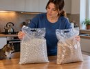 Скупаю в «Светофоре» кошачий наполнитель мешками — и не для кота: вот как его используют дачники в сыром погребе