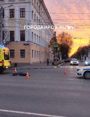 Мертвую женщину нашли утром на Театральной площади