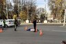 Насмерть сбитая женщина четыре часа лежала на Театральной площади: "На черной иномарке пролетел на все красные"