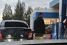 Названы места с подешевевшим бензином в Кировской области