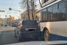 В Кирове Лексус вступил в схватку с троллейбусом