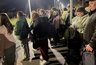 "Стоять здесь жутко": кировчане не влезают в переполненные автобусы