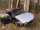 Разбитое авто с двумя людьми нашли в березах у трассы Вятка
