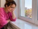 Белый пластиковый подоконник — привет из прошлого: вот 4 замены, которые выбирают дизайнеры — смотрятся дороже и делают уборку проще