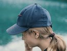 Зачем на бейсболке сверху пришивают пуговицу — оказывается, дело не только в красоте: у нее есть 2 задачи