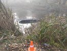 Пьяный водитель в день трезвости уснул на крыше тонущего в пруду авто