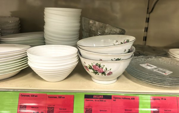 Салатник за 55 ₽, тарелка за 83 ₽ и подставка для ножей за 174 ₽: нашла в Fix Price 8 полезных вещей для кухни — делюсь находками