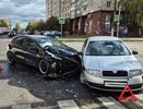 Разбитые иномарки перегородили центральный перекресток на Ленина в Кирове