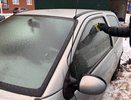 Можно ли отогревать стекла авто горячей водой в минусовую температуру зимой? Автоэксперт разложил все по полочкам