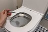 Миниатюра новости: Зачем нужно солить воду в унитазе - запомните раз и на всю жизнь и расскажите друзьям
