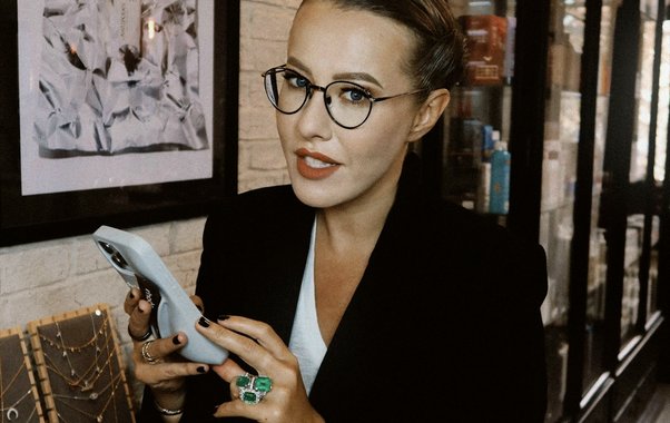 «В вагонах нет воды»: Собчак об обстановке в поездах из-за аварии в Кировской области