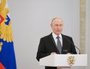 Путин наградил тракториста и доярку из Кирова