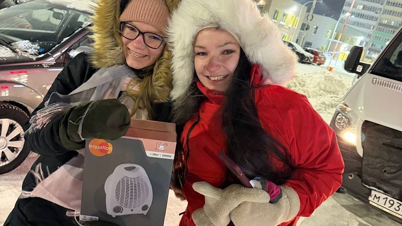 Главная картинка новости: Вместо отопления жителям слободы Курочкины временно выдали бесплатные обогреватели