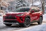 Миниатюра новости: Проехал на новой "RAV4" 2025 за 4 млн - ждал комфорта, а получил жесткий пластик и шум как в бюджетнике: внутри как в "Солярисе"