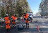 В Кирове делают асфальт и латают ямы по уникальной технике
