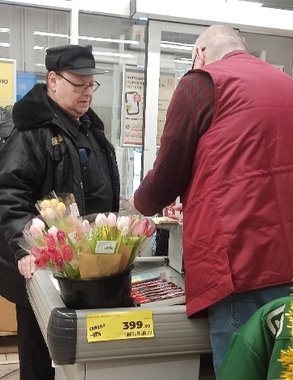 Жители Кирова массово отказываются покупать цветы к 8 марта из-за высоких цен: обзор