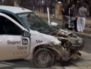Обнародовали видео с протаранившим такси Фордом в Кирове