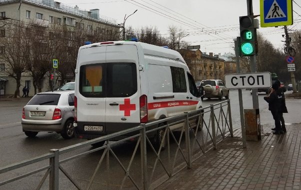 В Кирове нашли мужчину с окровавленным лицом на улице