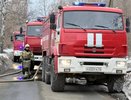 В Кировской области спасатели вырезали водителя из машины после удара о дерево