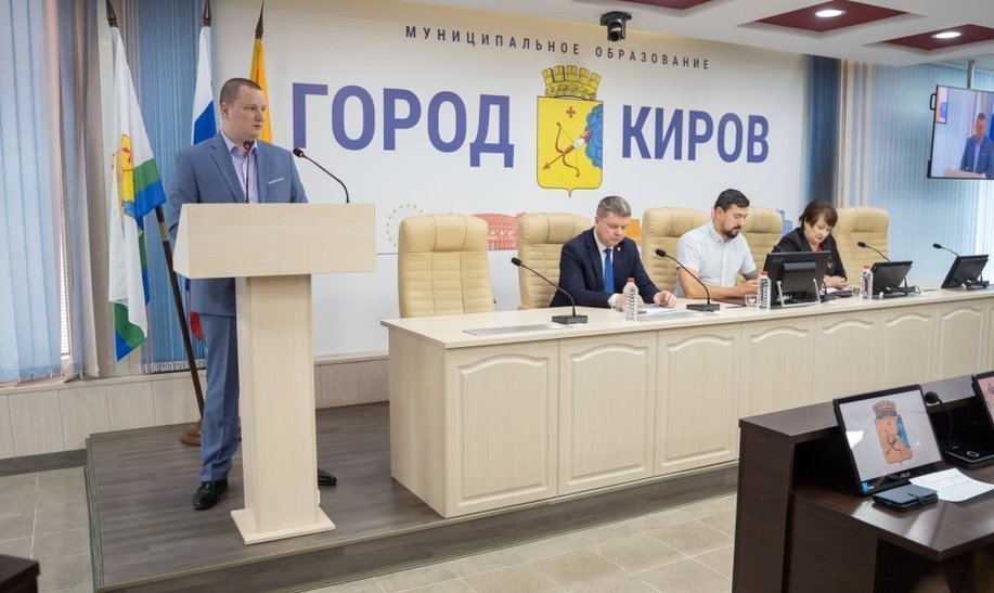 Власти города раскритиковали автоперевозчиков, на которых жалуются кировчане