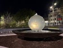 В Кирове в «Сквере художников» установили светящийся фонтан-шар