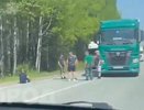 "Вся голова в крови": под Белой Холуницей выросла пробка из-за ДТП с пострадавшим