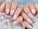 Будто кружево из морской пены: этот перламутровый маникюр летом 2026 выглядит дороже люксовых дизайнов