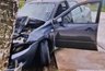 Автомобиль с двумя девушками влетел в дерево в Омутнинске