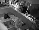 Голодный кировчанин украл продукты из столовой и засветился на видео