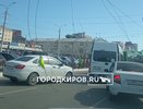"Весь транспорт стоит намертво": Киров парализовала огромная пробка у железнодорожного вокзала